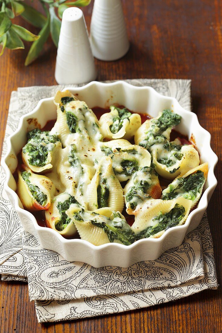 Conchiglie with spinach