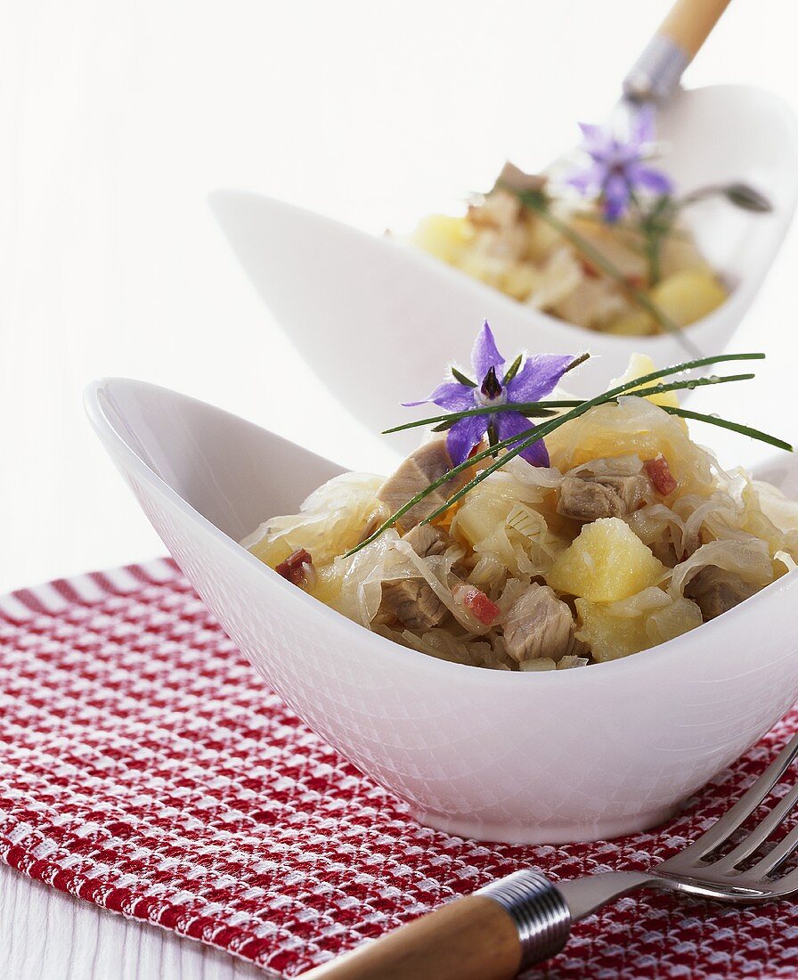 Kappes Graves (Sauerkraut stew with pork)