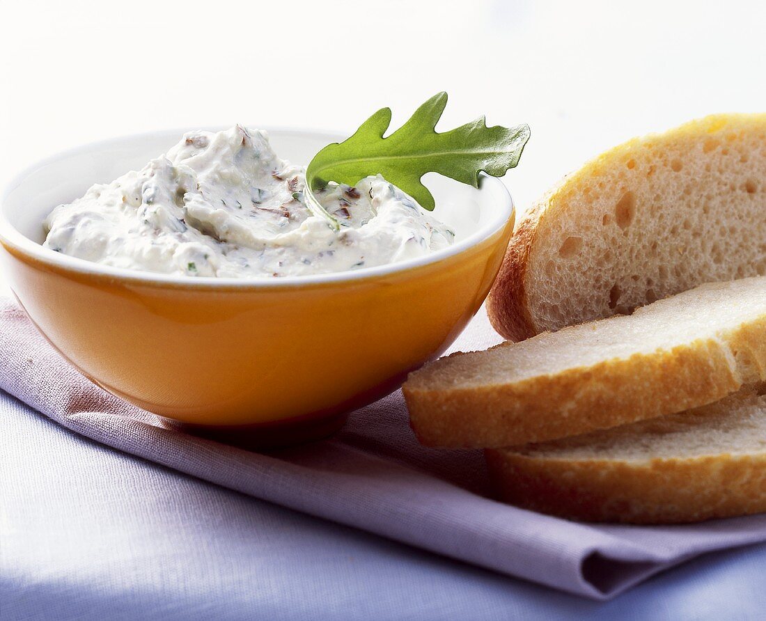Soft cheese dip with rocket