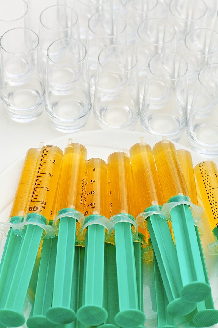 Syringes containing jelly (molecular gastronomy)