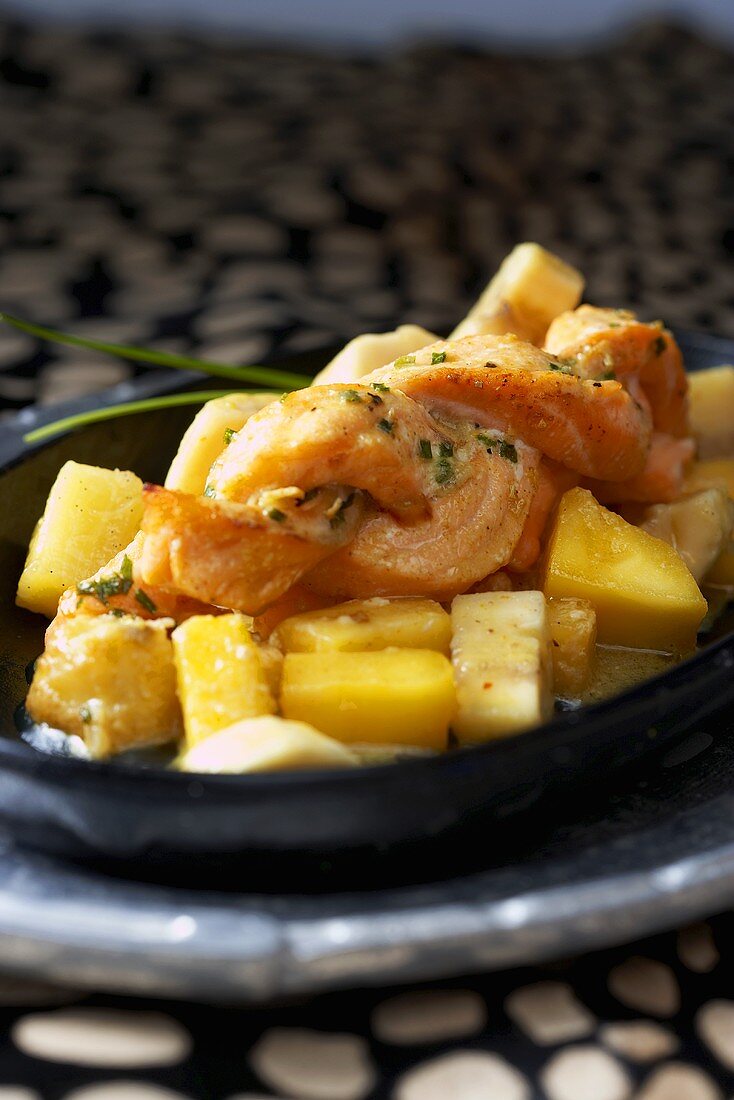 Salmon fillet with potatoes