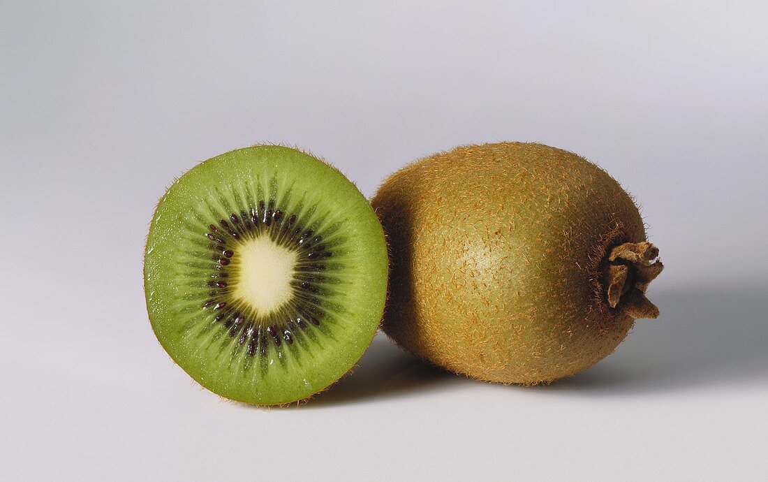 Ganze & halbe Kiwi