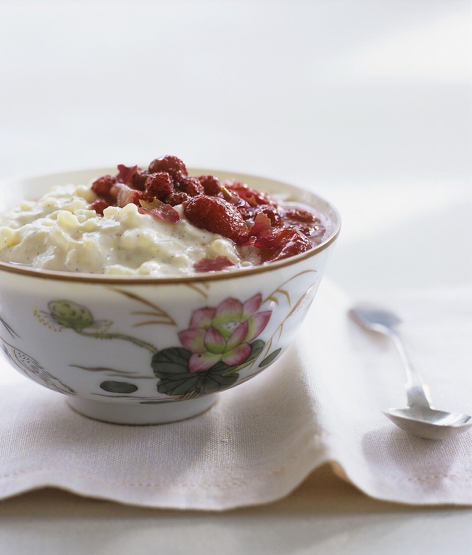 Rice pudding with strawberries