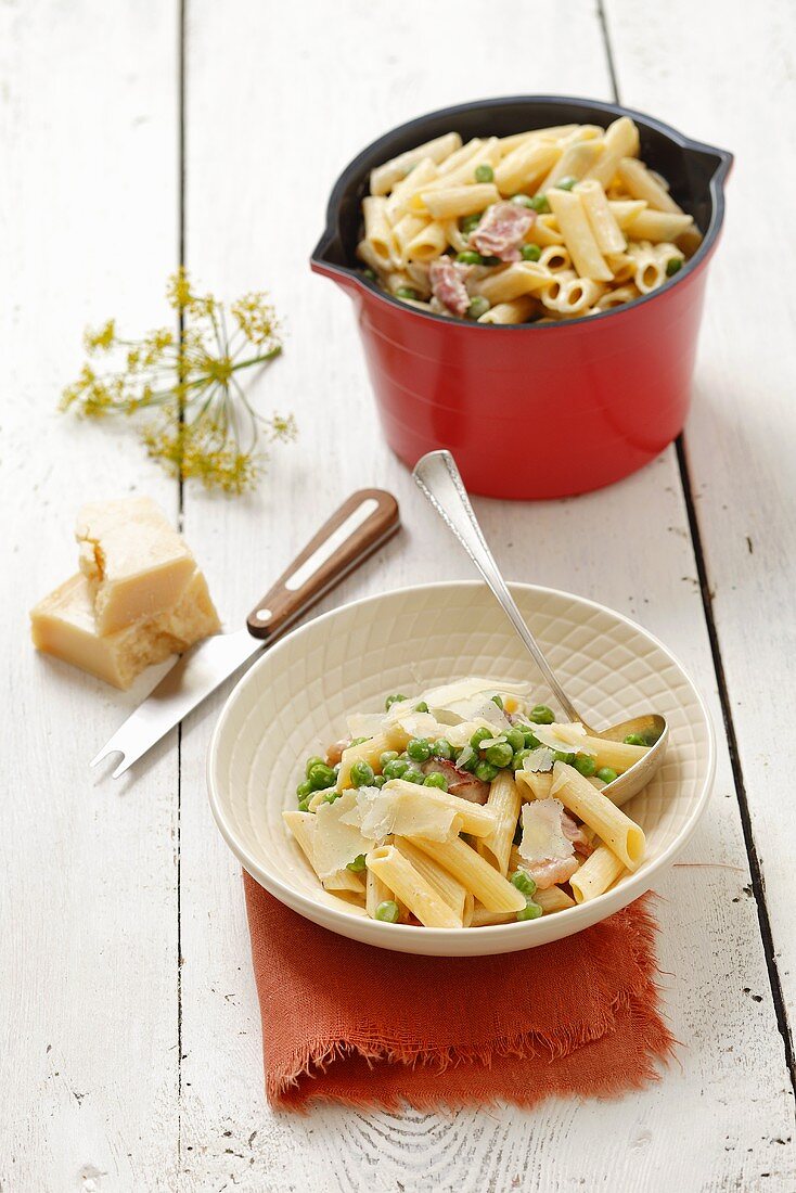 Penne with peas, bacon and parmesan