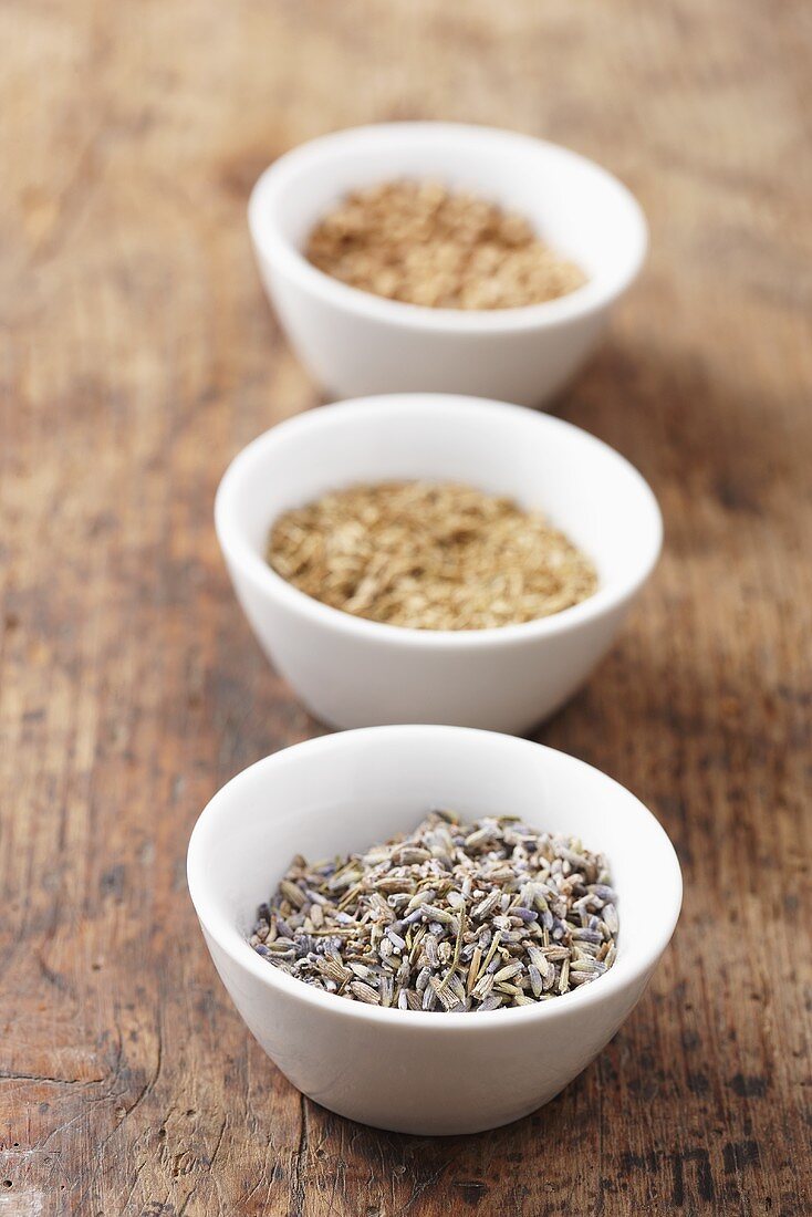 Lavender, fennel seeds and coriander in bowls