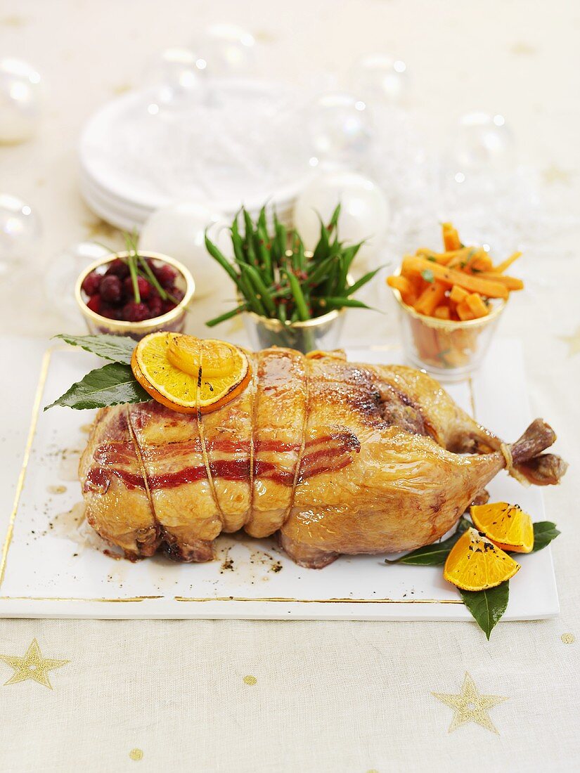 Ente mit Speck und Orangen zu Weihnachten