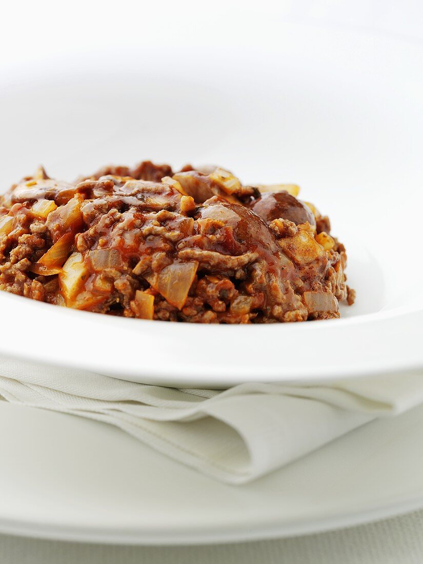 Minced meat ragout with onions