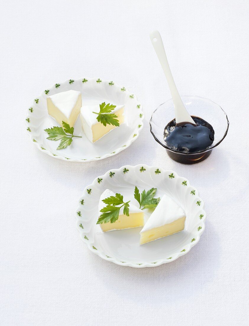 Balsamic vinegar jelly with brie