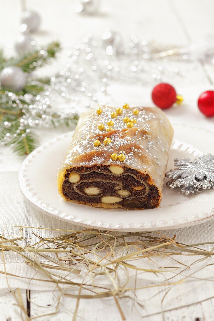 Christmas poppyseed strudel with almonds