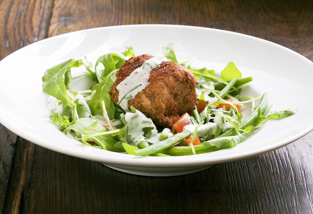 Würziges Schweinefilet mit Rucolasalat