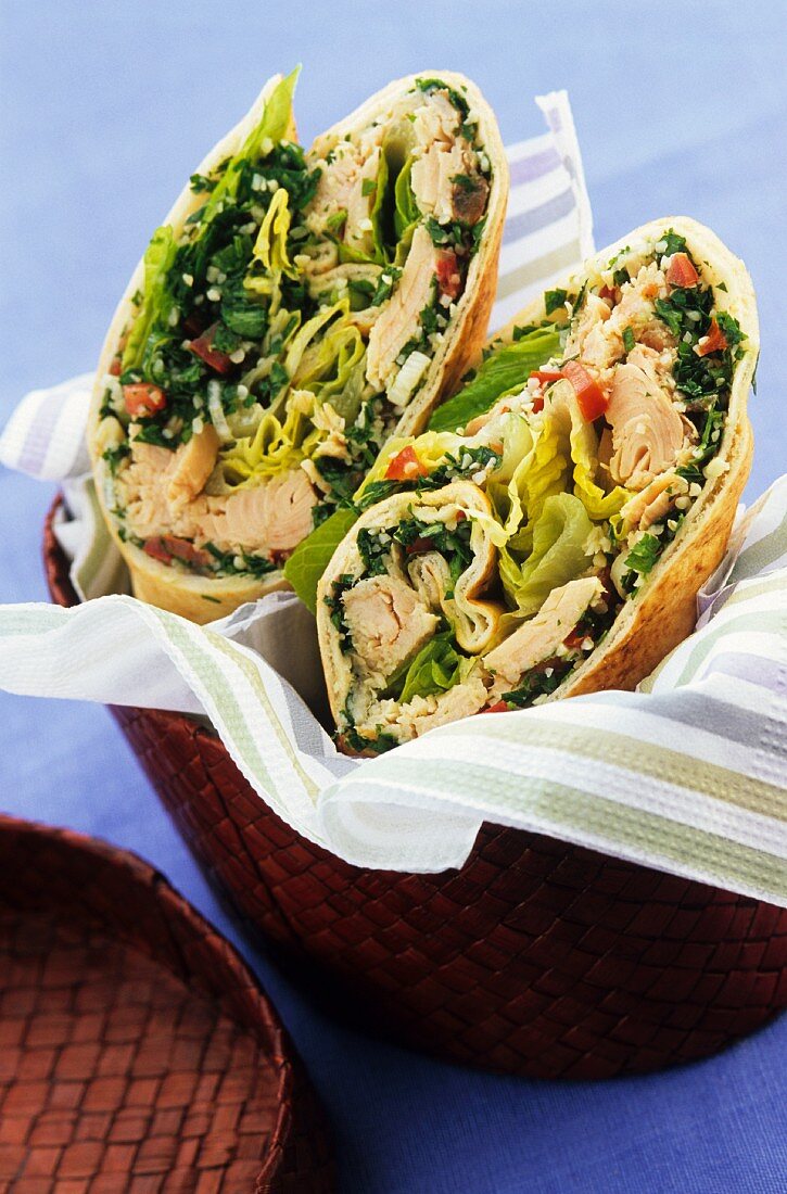 Tuna wraps with spinach