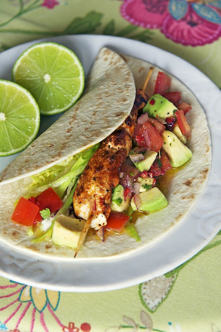 A fajita with chicken and avocado (Mexico)