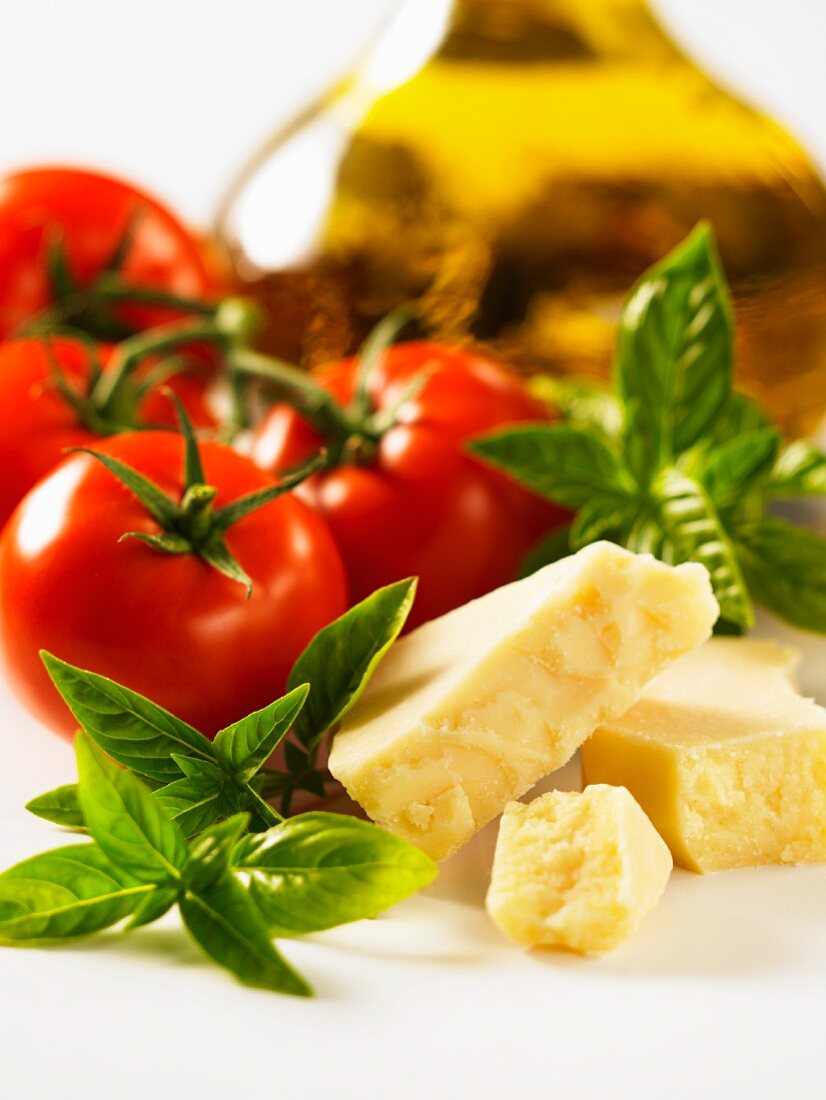Tomaten, Basilikum, Parmesan und Olivenöl