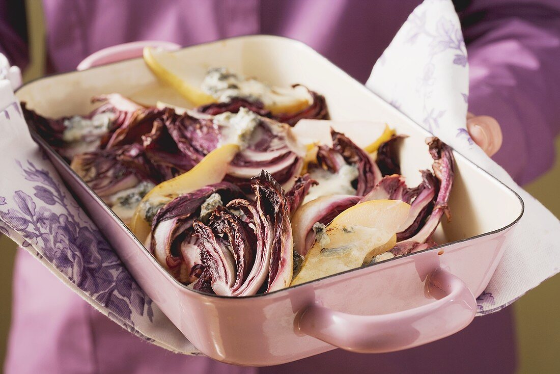 Gratinierte Radicchio mit Gorgonzola und Birne