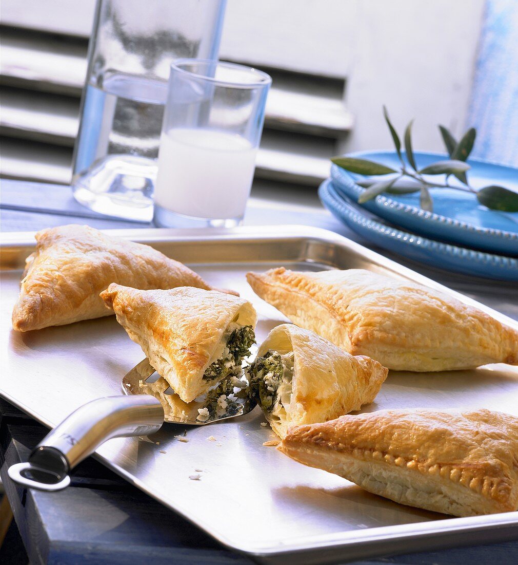 Spanakopita (Spinat-Schafskäse-Taschen, Griechenland)