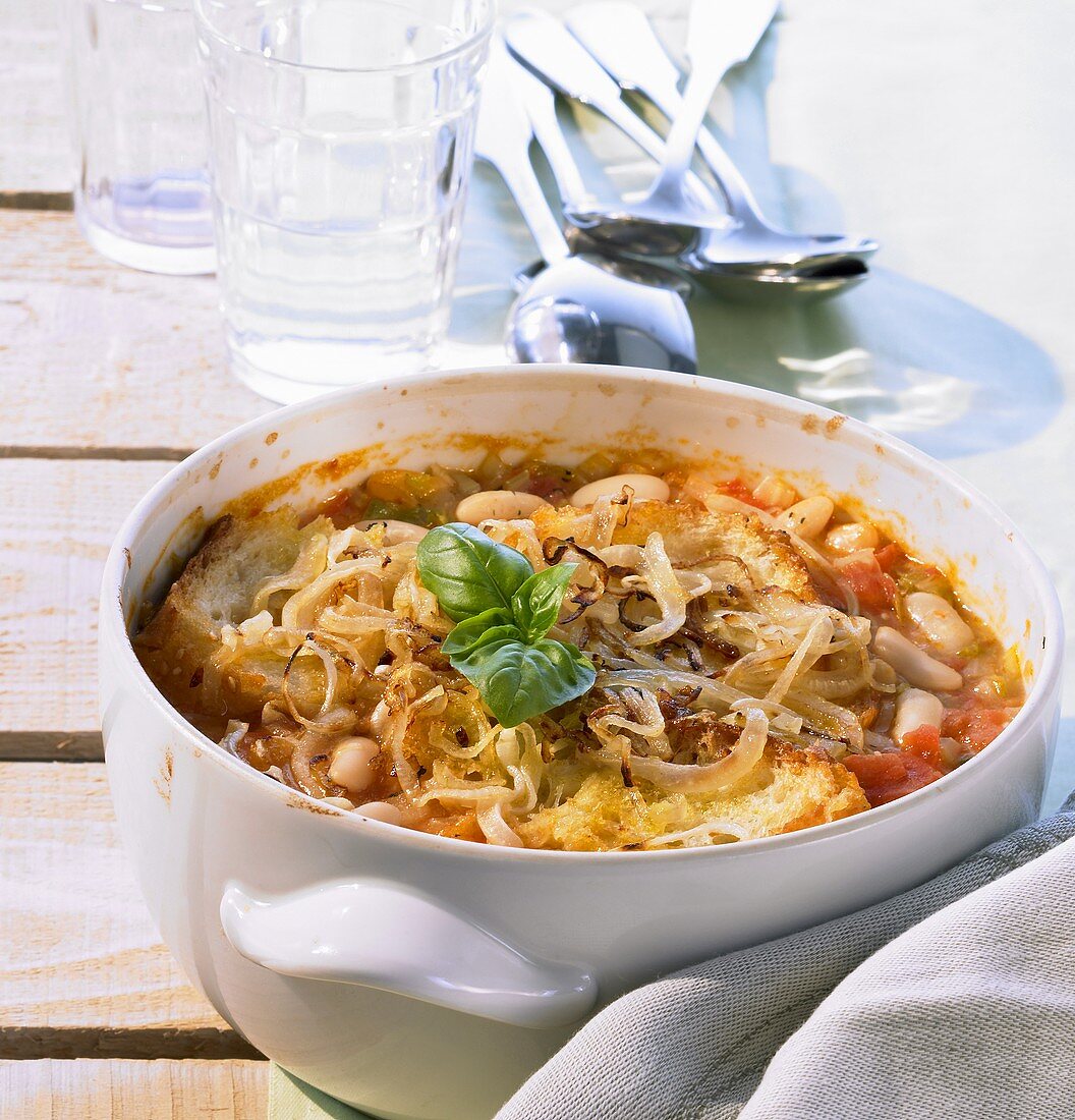 Ribollita (Überbackene Bohnensuppe, Italien)