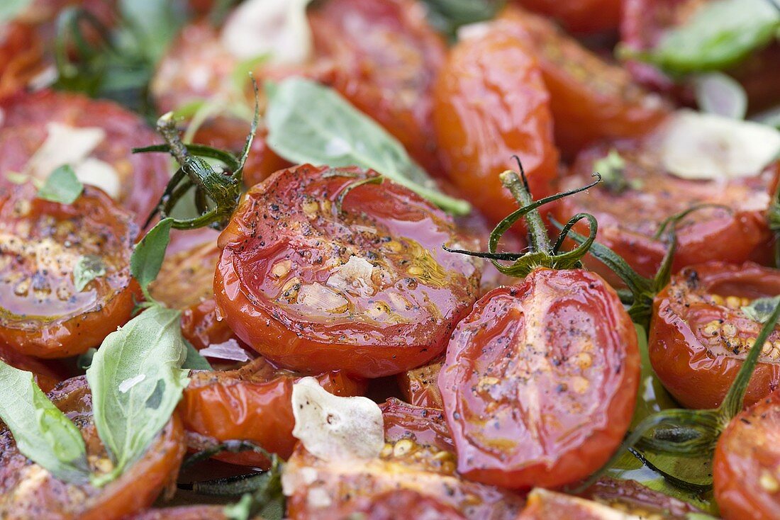 Roasted tomatoes with garlic and basil
