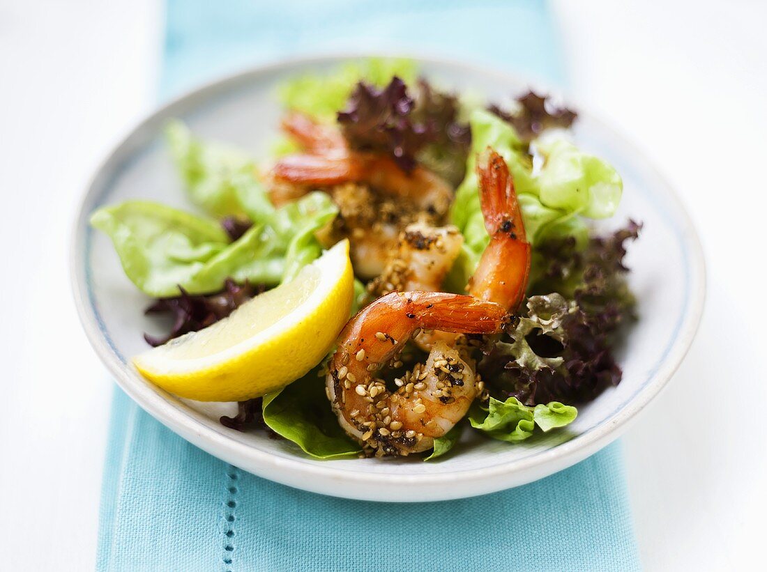 Salad leaves with fried prawns