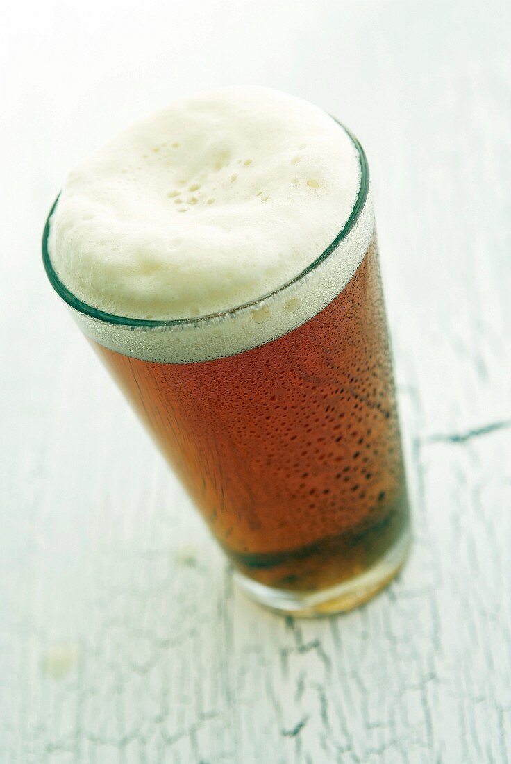 Ein Glas helles Bier vom Fass