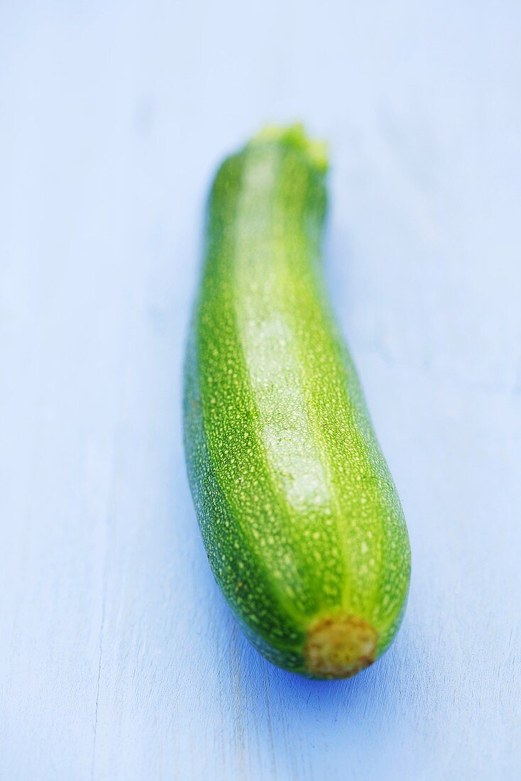Eine Zucchini