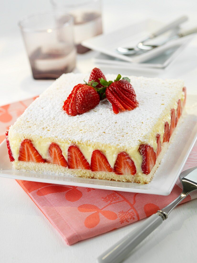 Vanille-Erdbeer-Kuchen