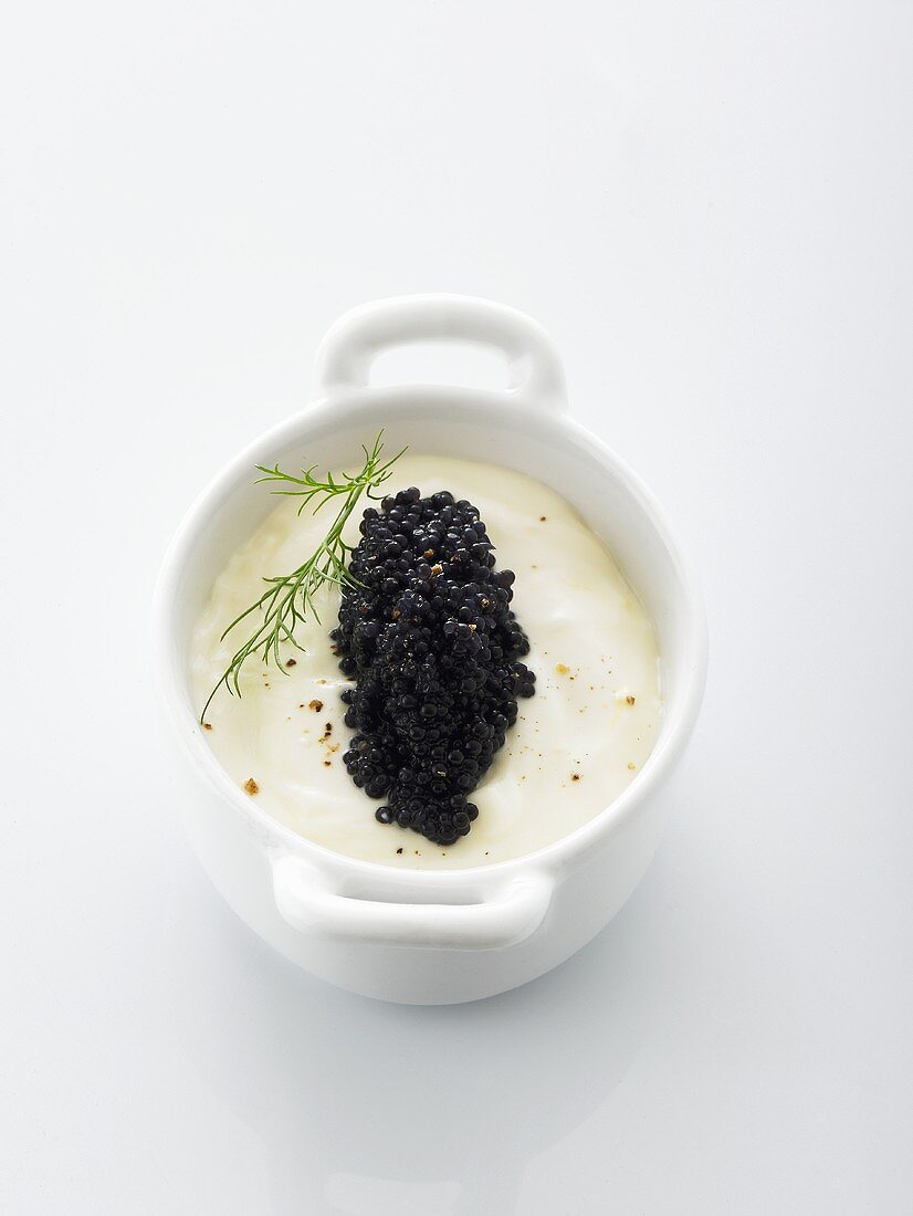 Cremesuppe mit Kaviar