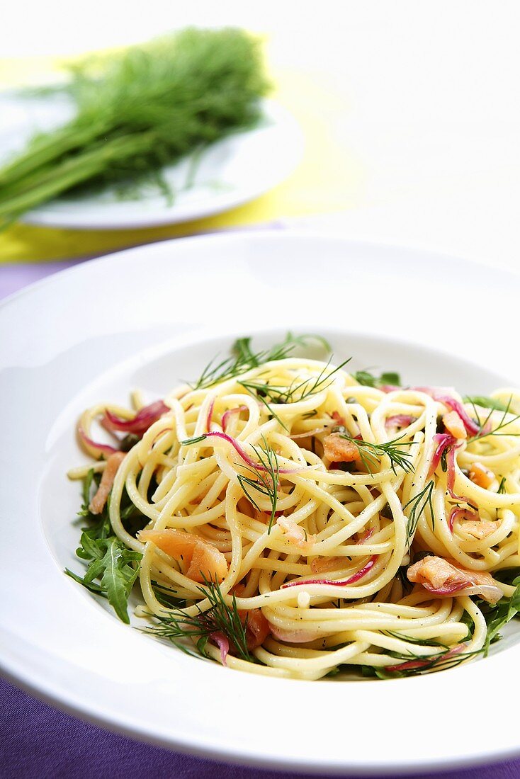 Linguine al salmone (Linguine with salmon, rocket and dill)