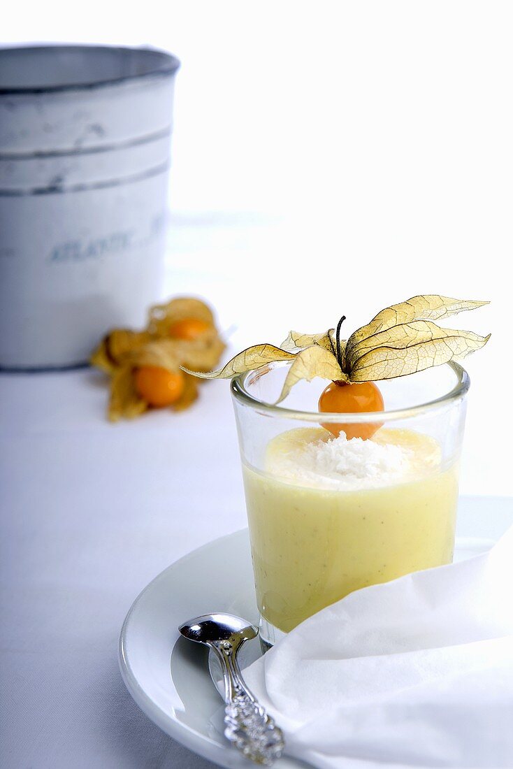 Yoghurt with coconut and physalis (India)