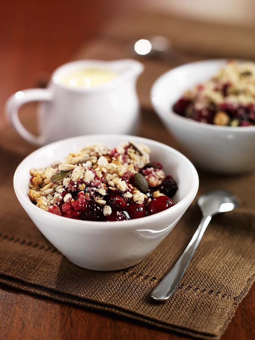 Berry crumble with seeds