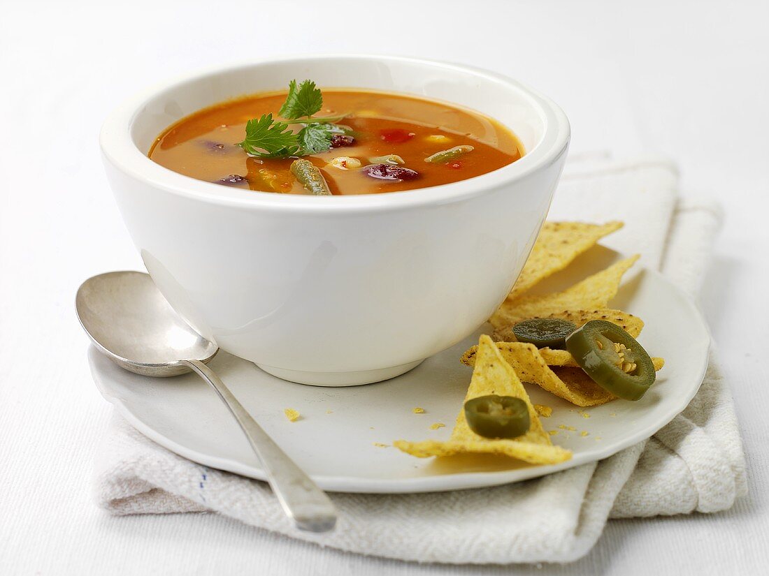 Bohnensuppe mit Chilischoten (Mexiko)