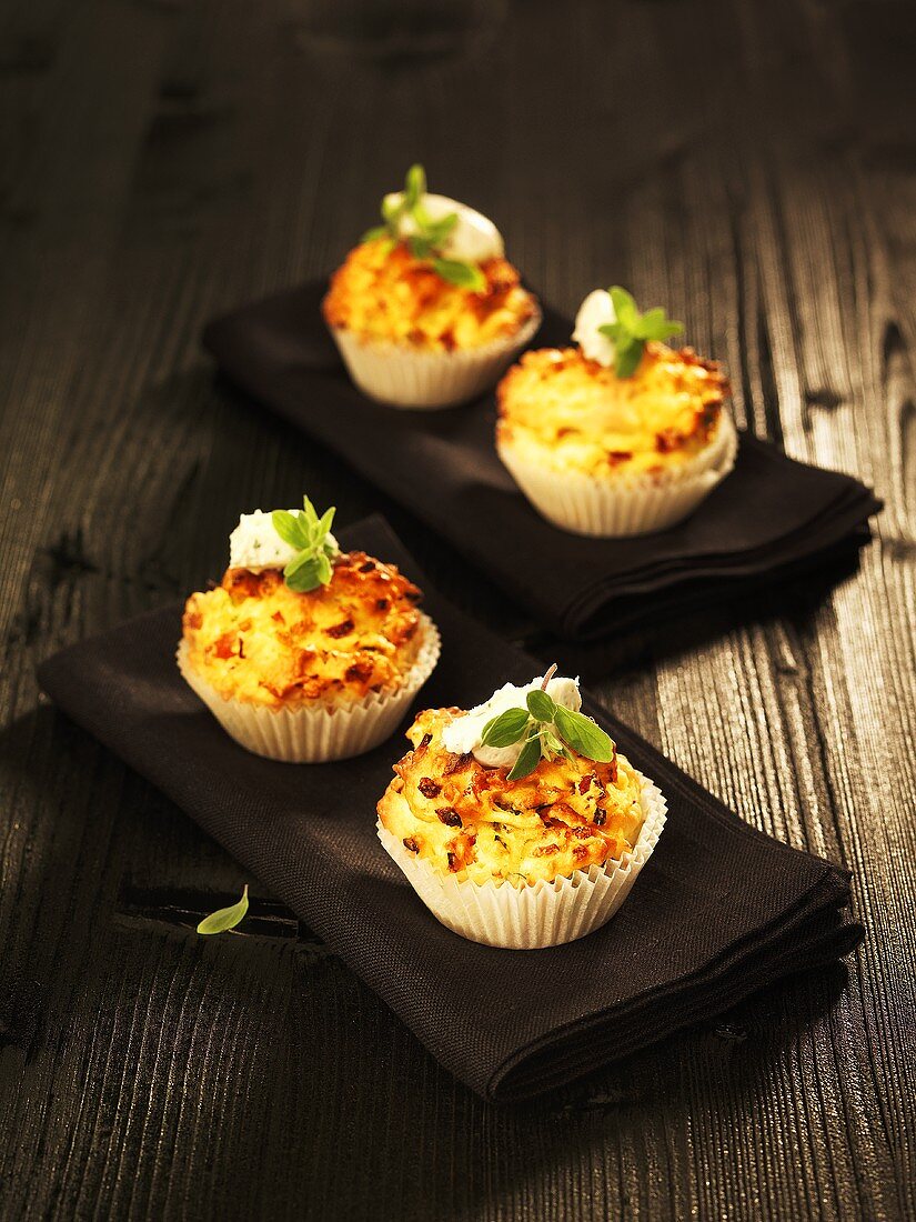 Zwiebel-Speck-Muffins mit Majoran