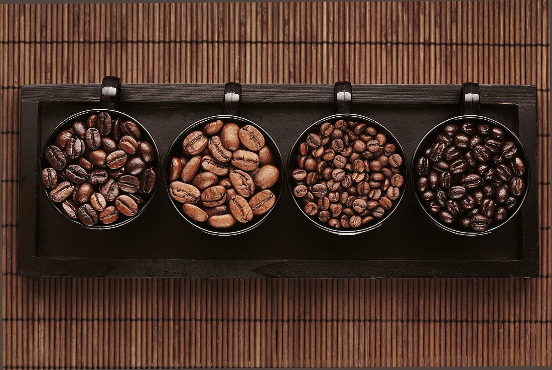 Verschiedene Sorten Kaffeebohnen