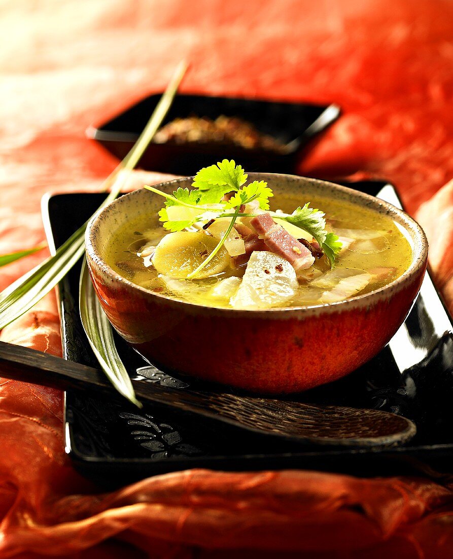 Radish soup with bacon (China)