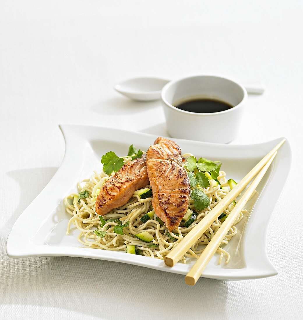 Noodles with fried salmon and soy sauce (Asia)