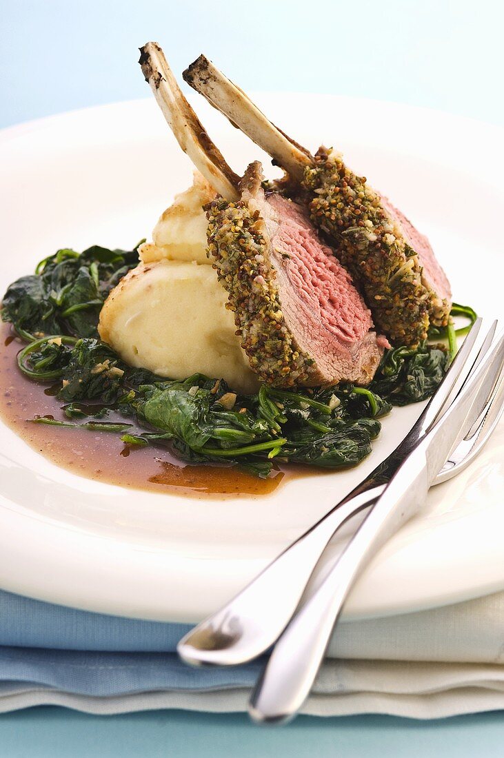 Lamb chops with spinach and mashed potato