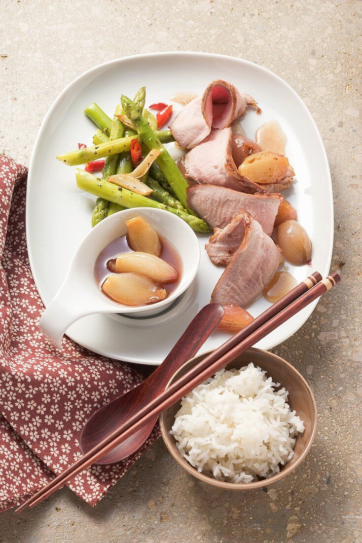Asian-style pork fillet with tamarind and shallot sauce