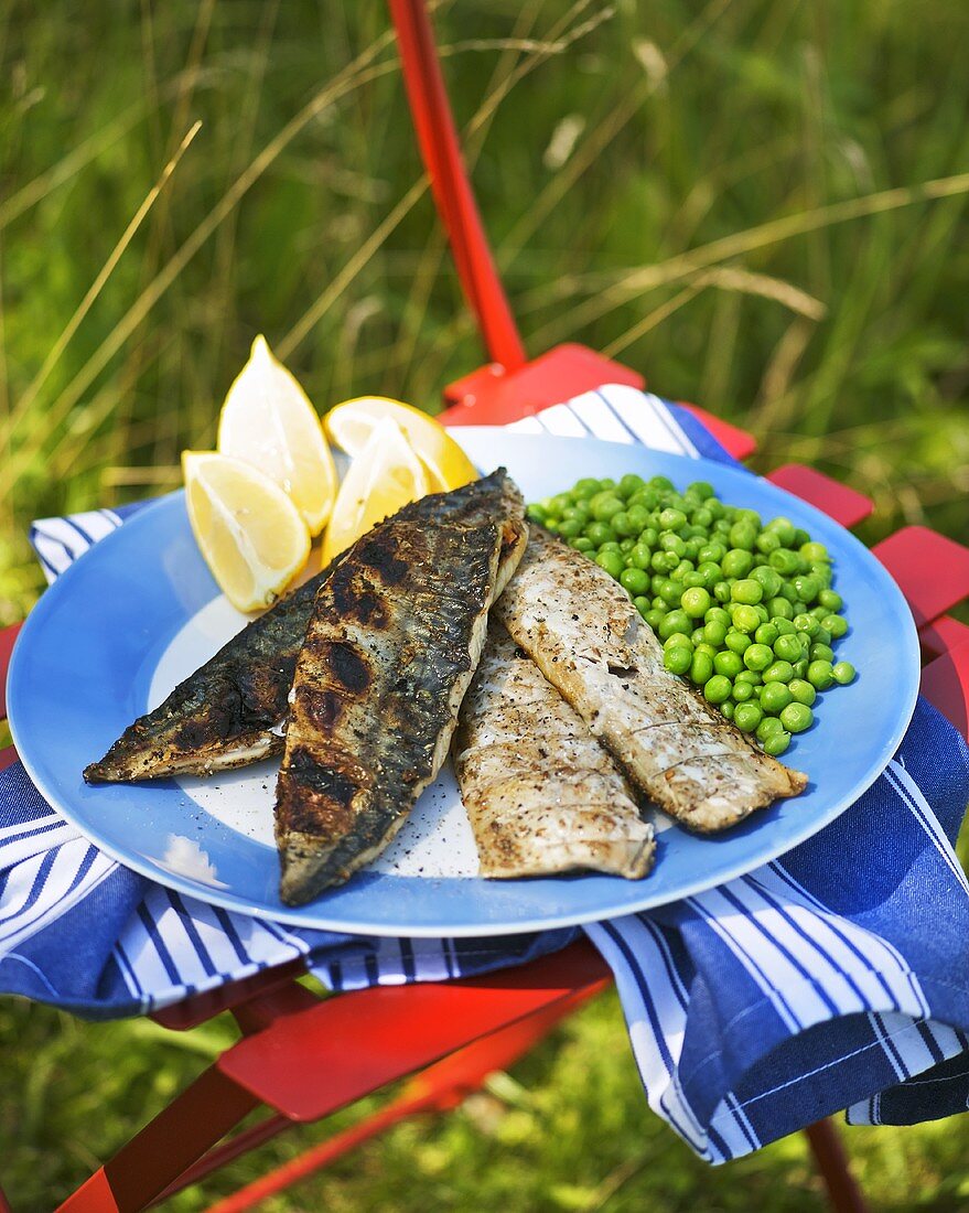 Grilled mackerel fillets with peas