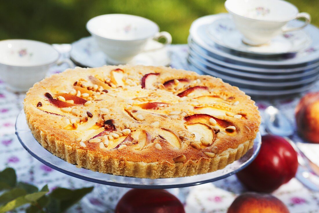 Apple cake with pine nuts
