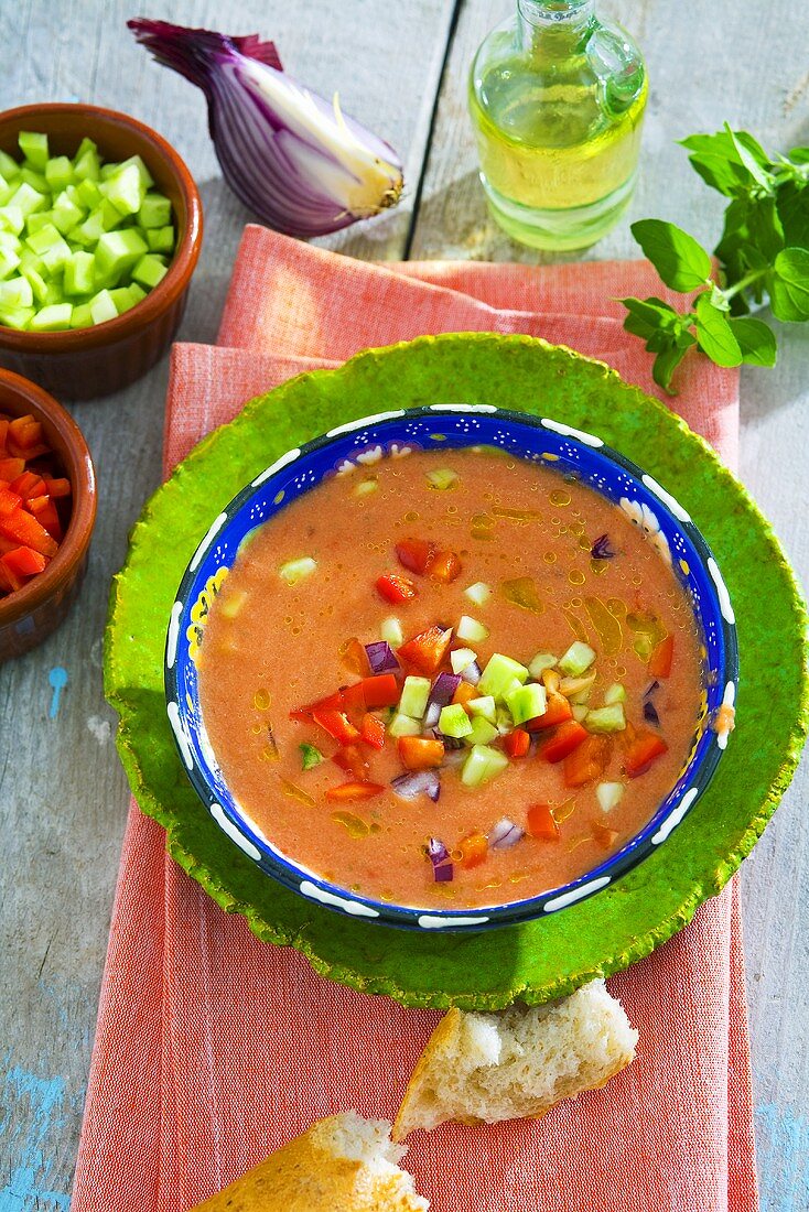 Gazpacho (kalte Gemüsesuppe, Spanien)