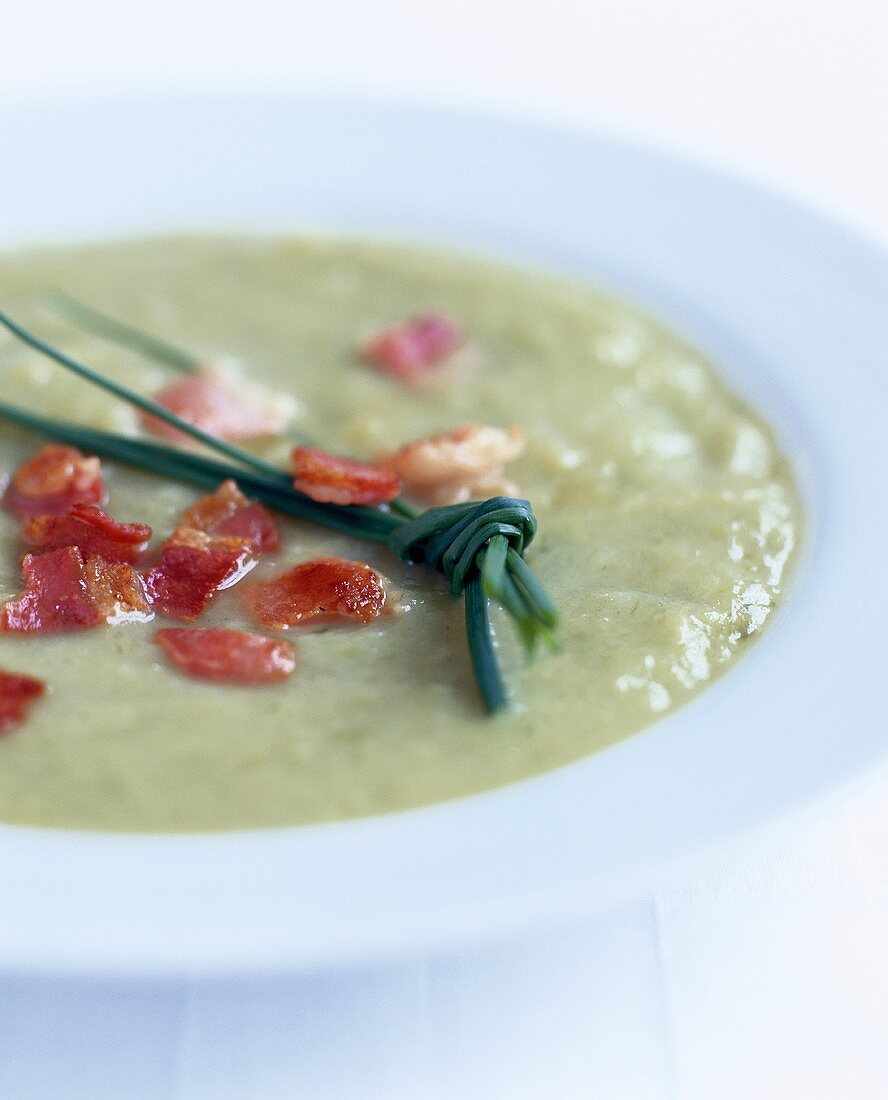 Kartoffel-Lauch-Suppe mit Speck