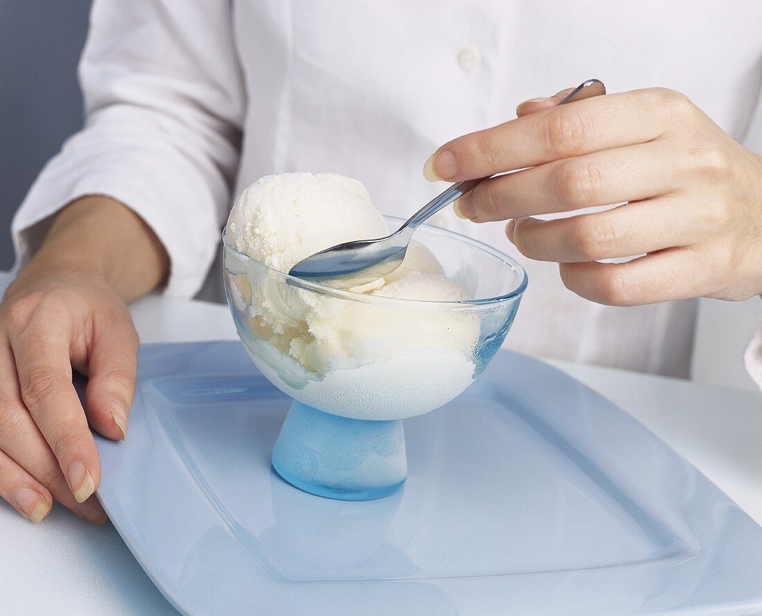 Vanilla ice cream in sundae glass