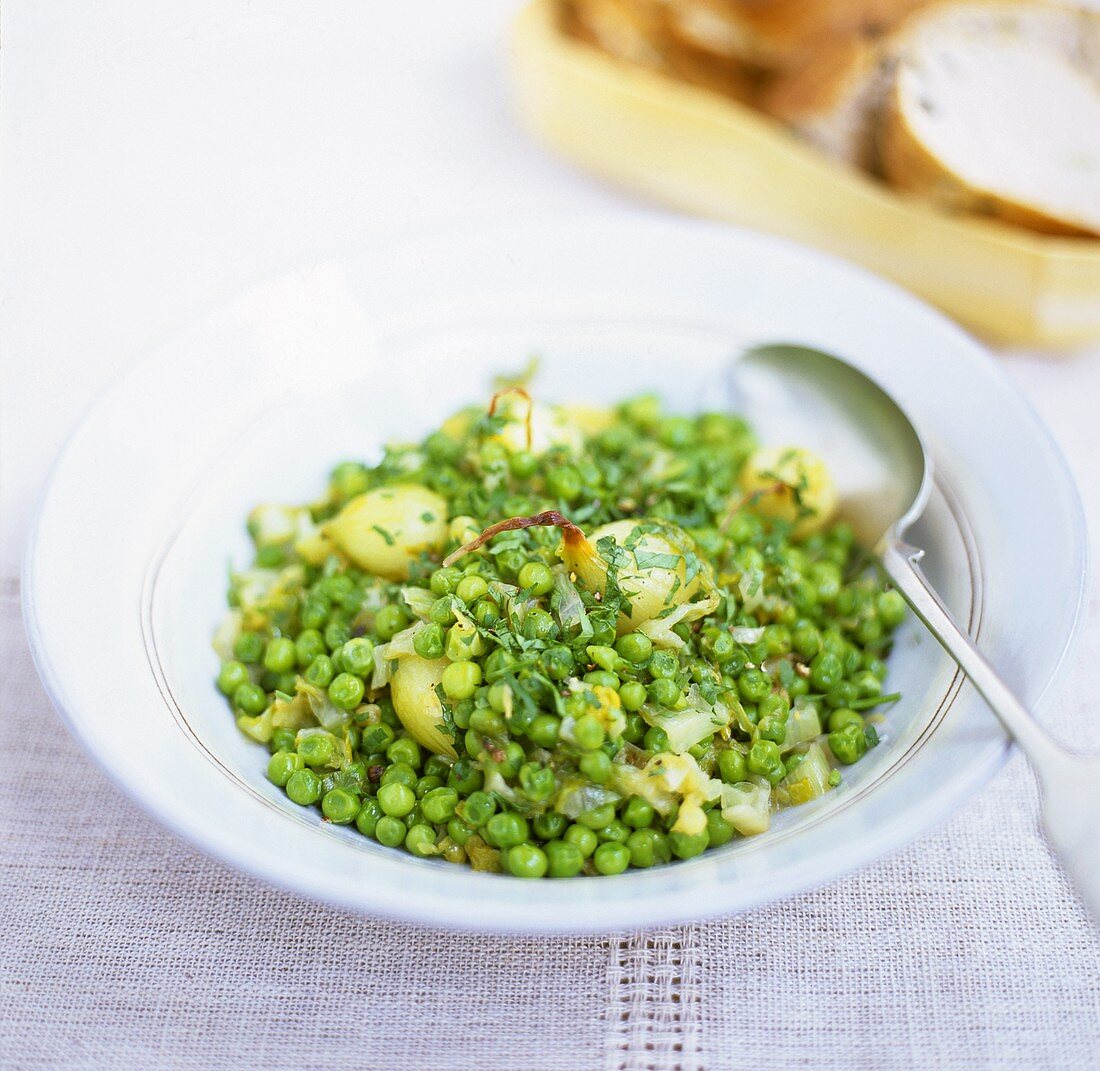 Peas with onions