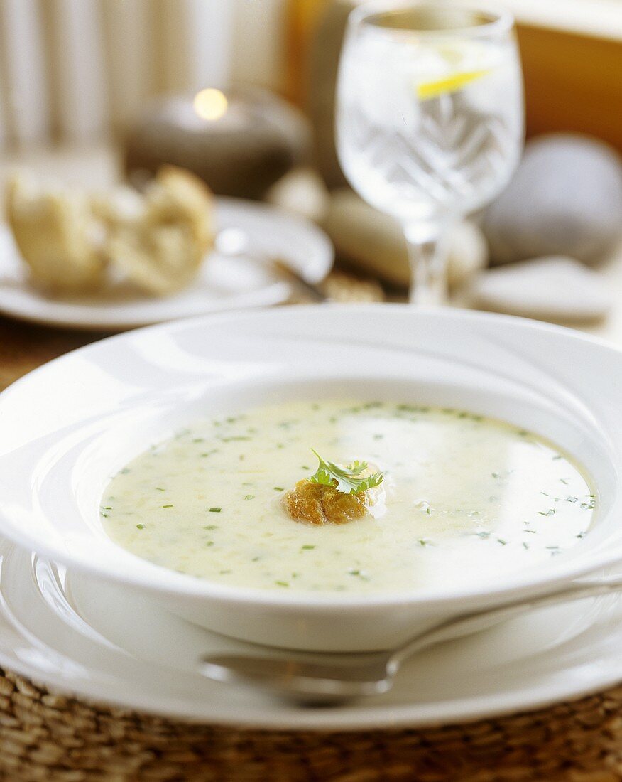 Vegetable cream soup with chives