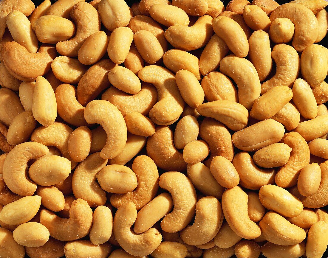 Roasted, salted peanuts and cashew nuts