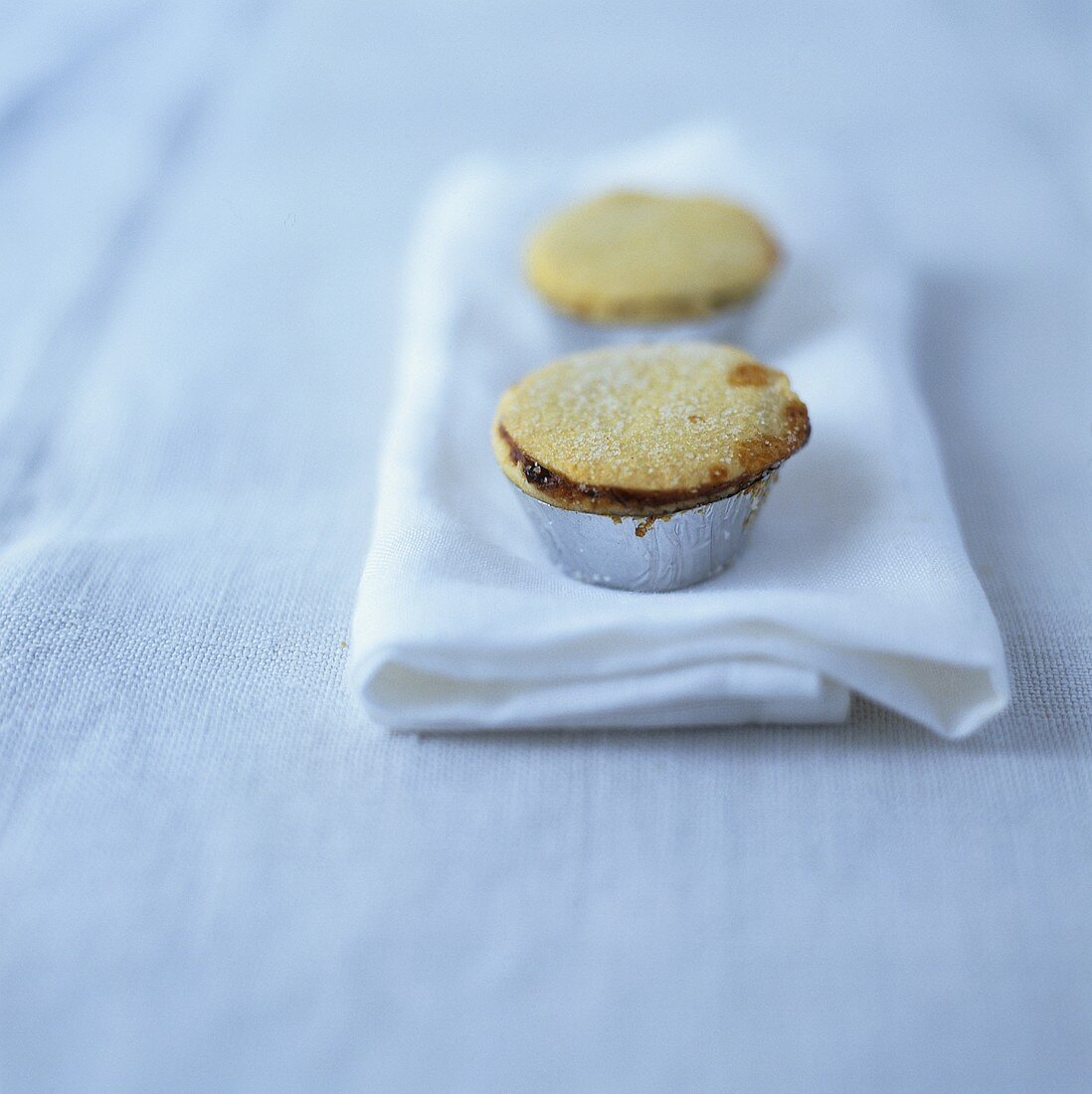 Zwei Mince Pies (gefüllte Pastetchen, England)