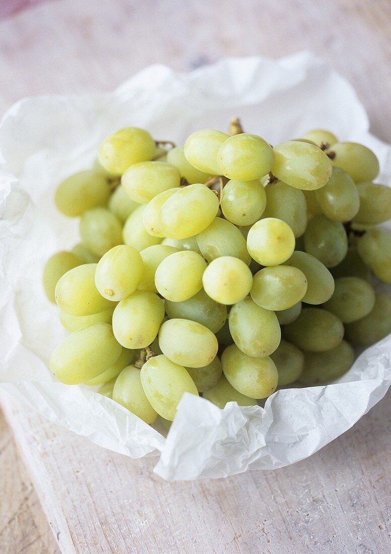 Seedless green table grapes