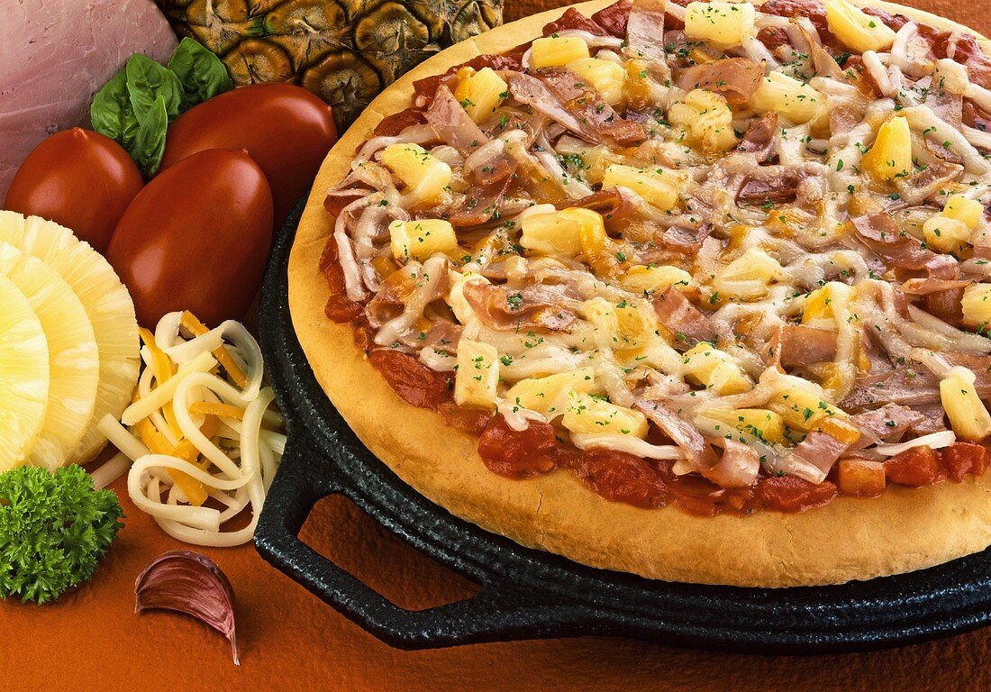 Pizza Hawaii (mit Schinken und Ananas)