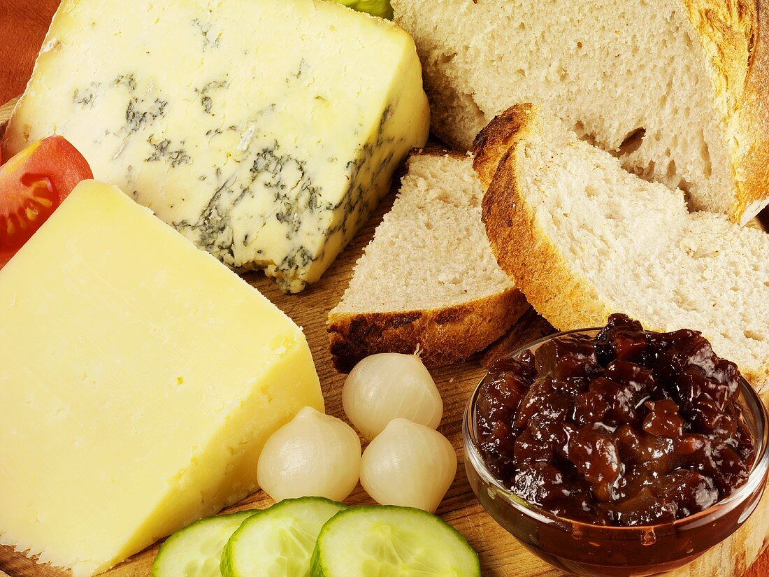 Ploughman's lunch (based on traditional English farmer's lunch)