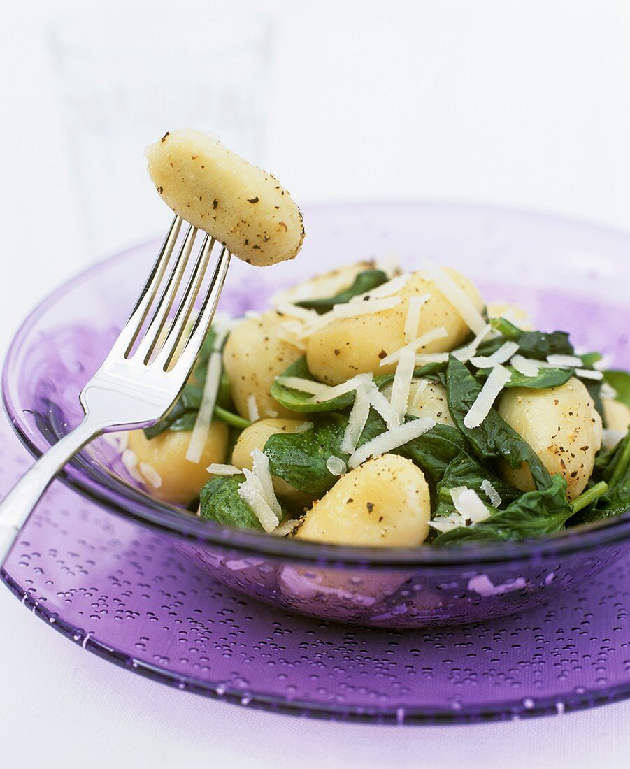 Gnocchi (store-bought) with spinach and Parmesan