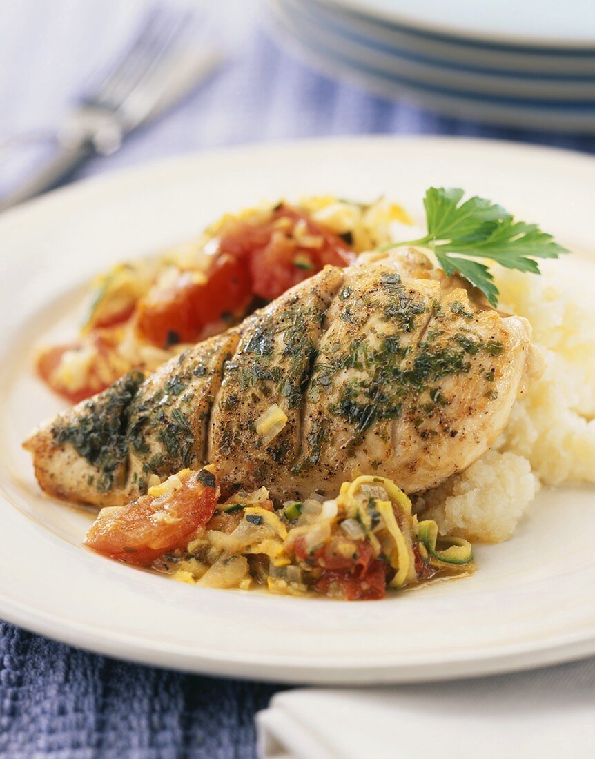 Hähnchenbrust mit Zucchini-Tomaten-Ragou und Kartoffelpüree